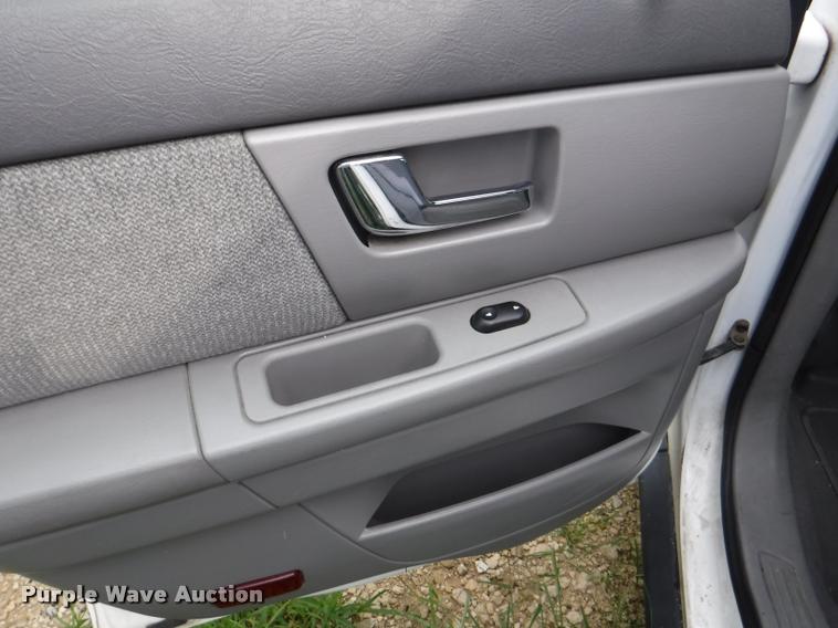 image for item K5879 2000 Ford Taurus SE