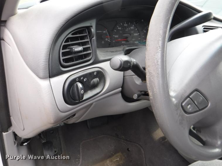 image for item K5879 2000 Ford Taurus SE