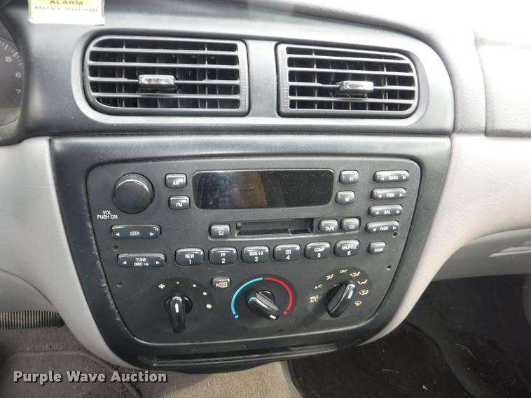 image for item K5879 2000 Ford Taurus SE