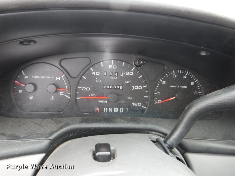 image for item K5879 2000 Ford Taurus SE