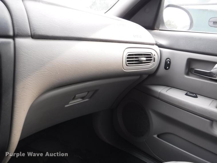 image for item K5879 2000 Ford Taurus SE