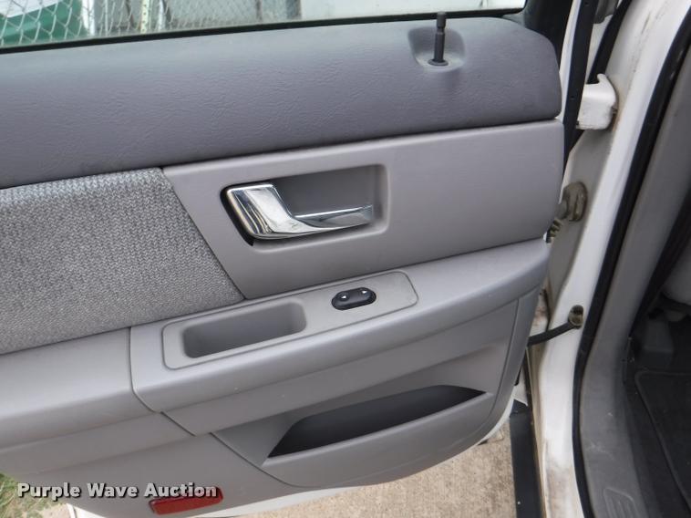 image for item K5881 2000 Ford Taurus SE