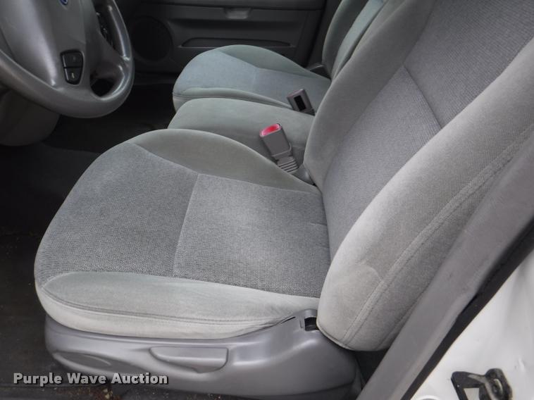 image for item K5881 2000 Ford Taurus SE