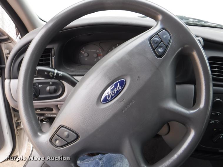 image for item K5881 2000 Ford Taurus SE