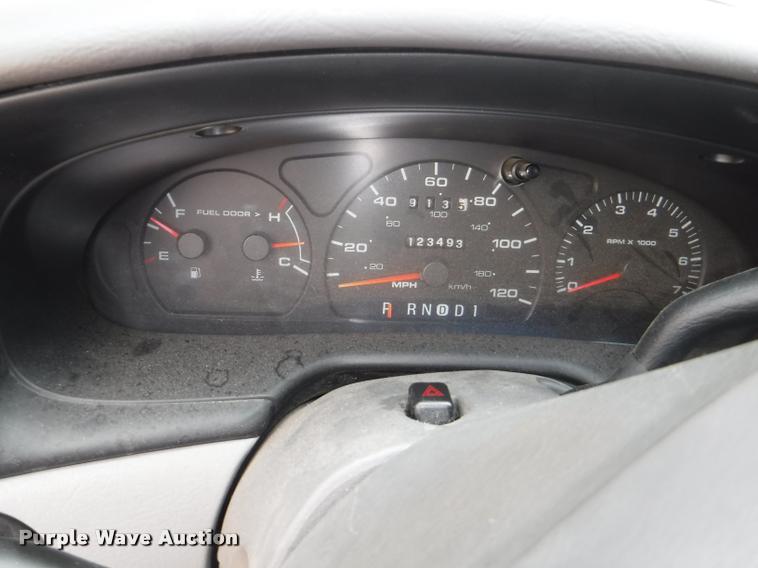 image for item K5881 2000 Ford Taurus SE