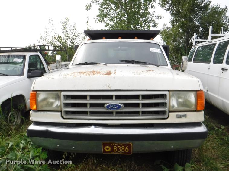 image for item K5883 1989 Ford F450 Super Duty XL flat dump bed truck