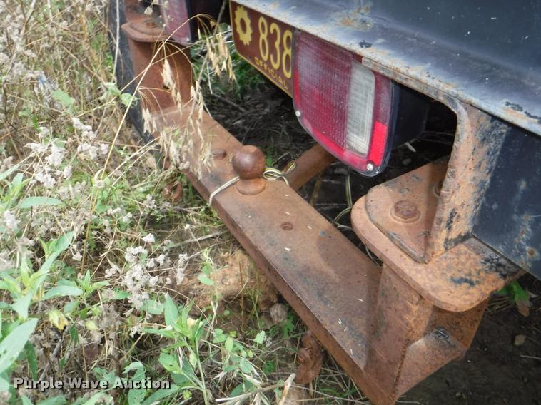 image for item K5883 1989 Ford F450 Super Duty XL flat dump bed truck