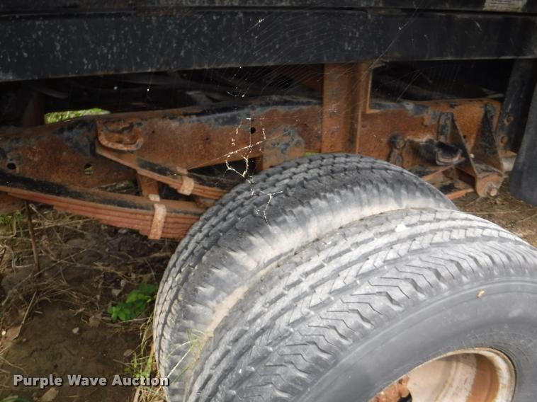 image for item K5883 1989 Ford F450 Super Duty XL flat dump bed truck