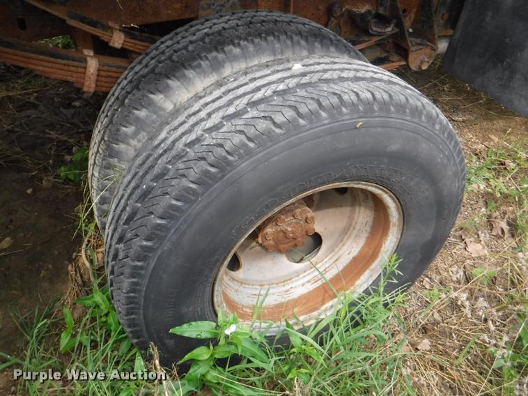 image for item K5883 1989 Ford F450 Super Duty XL flat dump bed truck