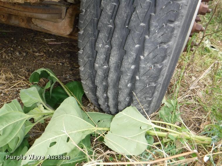 image for item K5883 1989 Ford F450 Super Duty XL flat dump bed truck