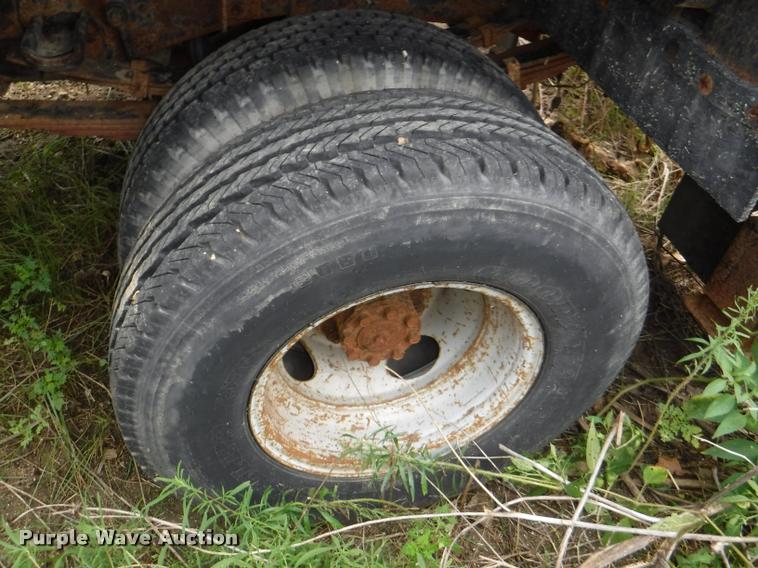 image for item K5883 1989 Ford F450 Super Duty XL flat dump bed truck