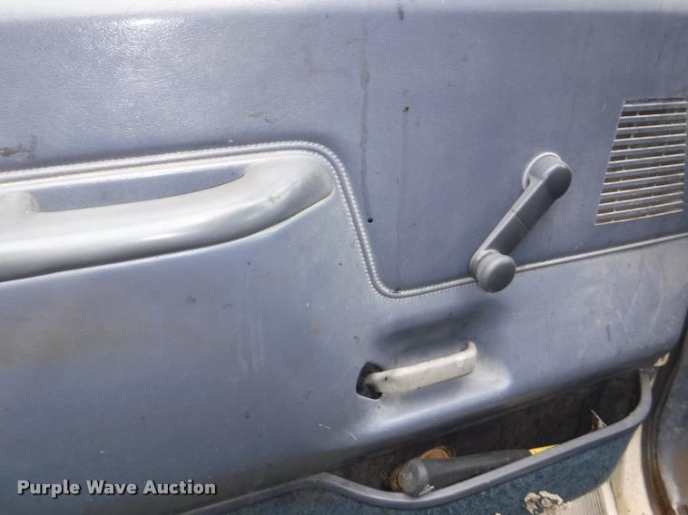 image for item K5883 1989 Ford F450 Super Duty XL flat dump bed truck