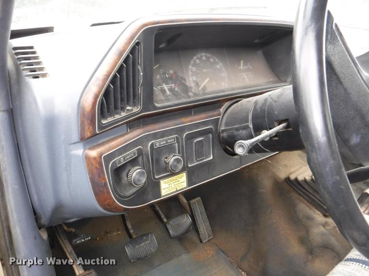 image for item K5883 1989 Ford F450 Super Duty XL flat dump bed truck