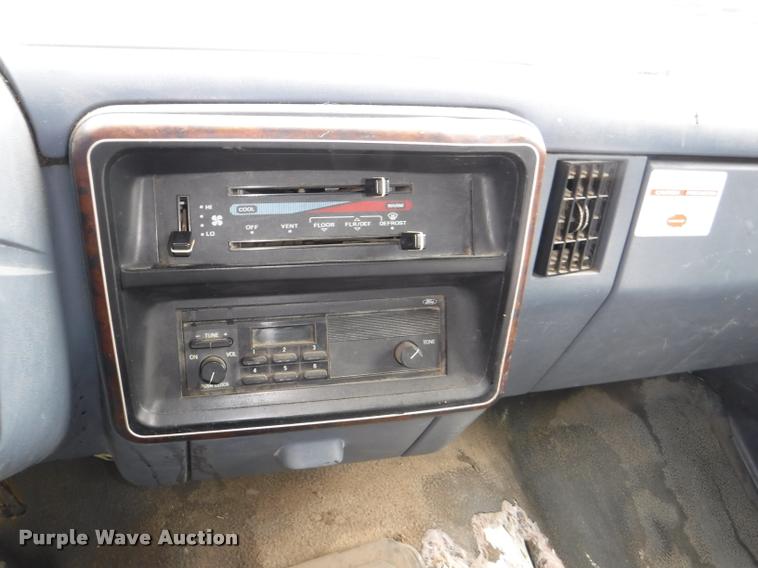 image for item K5883 1989 Ford F450 Super Duty XL flat dump bed truck