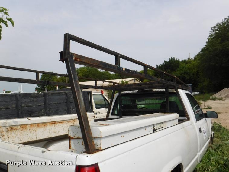 image for item K5884 1997 Chevrolet C1500 pickup truck