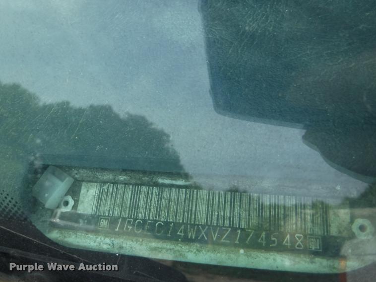 image for item K5884 1997 Chevrolet C1500 pickup truck