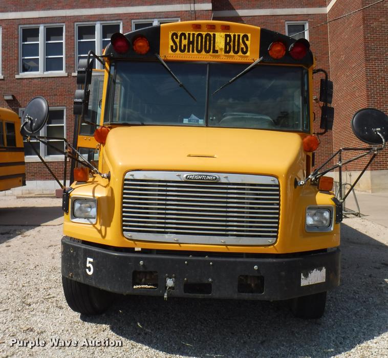 image for item K5891 2002 Freightliner FS65 Thomas school bus