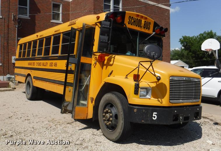 image for item K5891 2002 Freightliner FS65 Thomas school bus