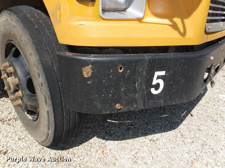 image for item K5891 2002 Freightliner FS65 Thomas school bus