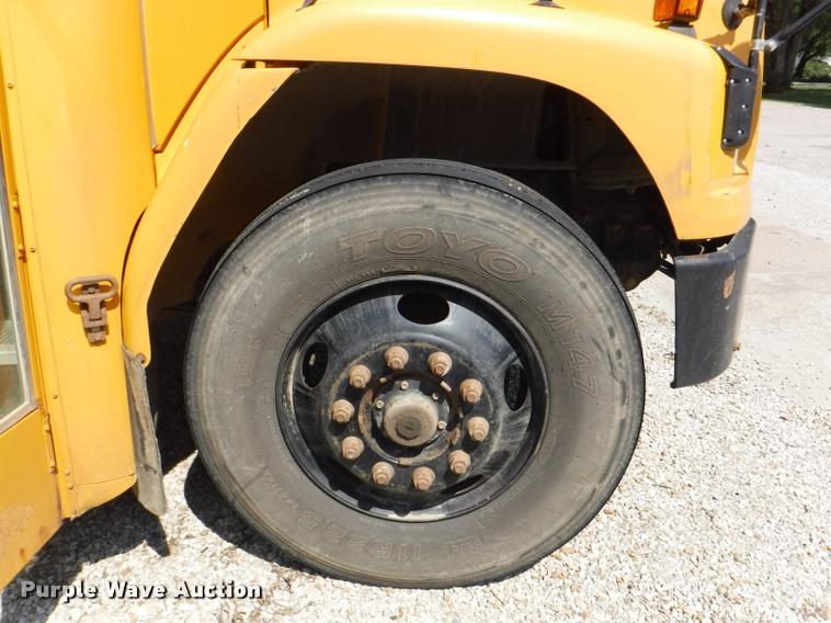 image for item K5891 2002 Freightliner FS65 Thomas school bus