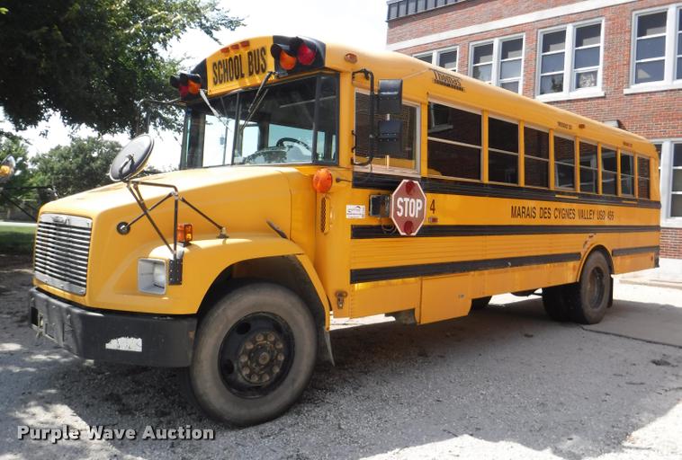 image for item K5892 2002 Freightliner FS65 Thomas school bus