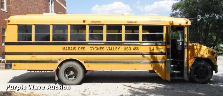 image for item K5892 2002 Freightliner FS65 Thomas school bus