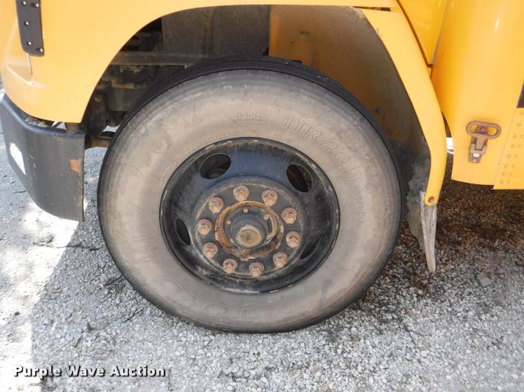 image for item K5892 2002 Freightliner FS65 Thomas school bus