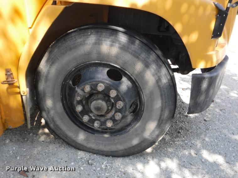 image for item K5892 2002 Freightliner FS65 Thomas school bus