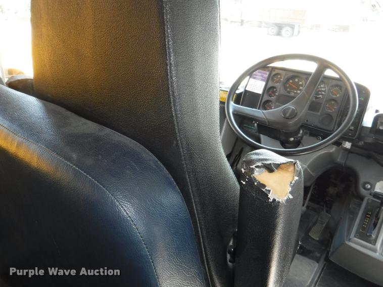 image for item K5892 2002 Freightliner FS65 Thomas school bus