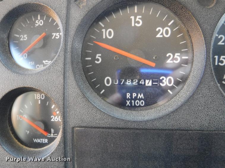 image for item K5892 2002 Freightliner FS65 Thomas school bus