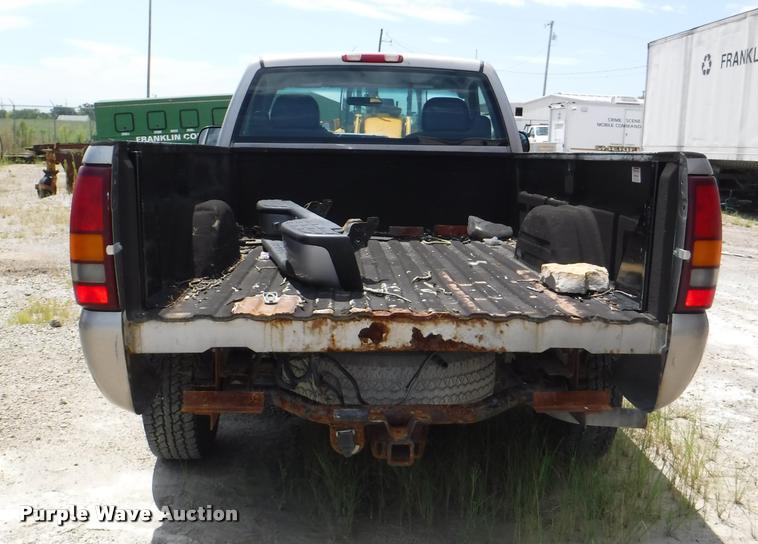 image for item K5898 2000 Chevrolet Silverado 1500 pickup truck