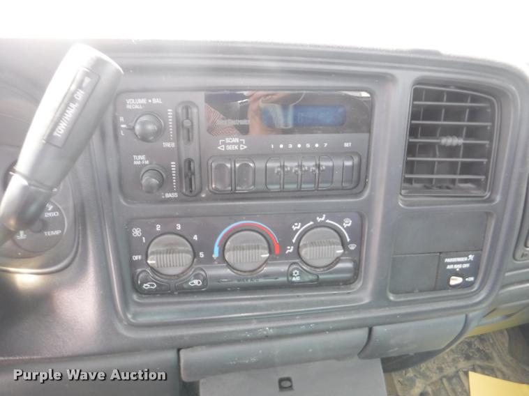 image for item K5898 2000 Chevrolet Silverado 1500 pickup truck