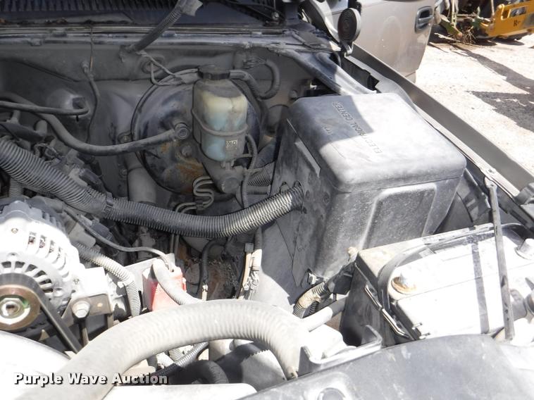 image for item K5898 2000 Chevrolet Silverado 1500 pickup truck