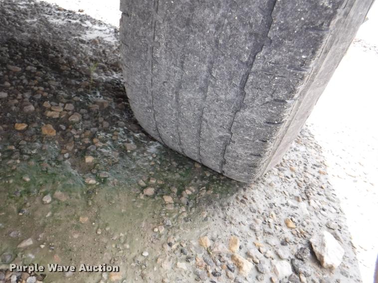 image for item K5898 2000 Chevrolet Silverado 1500 pickup truck