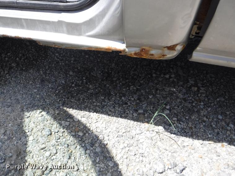 image for item K5898 2000 Chevrolet Silverado 1500 pickup truck