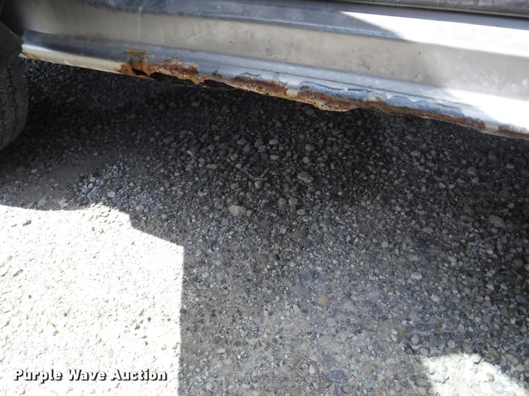 image for item K5898 2000 Chevrolet Silverado 1500 pickup truck