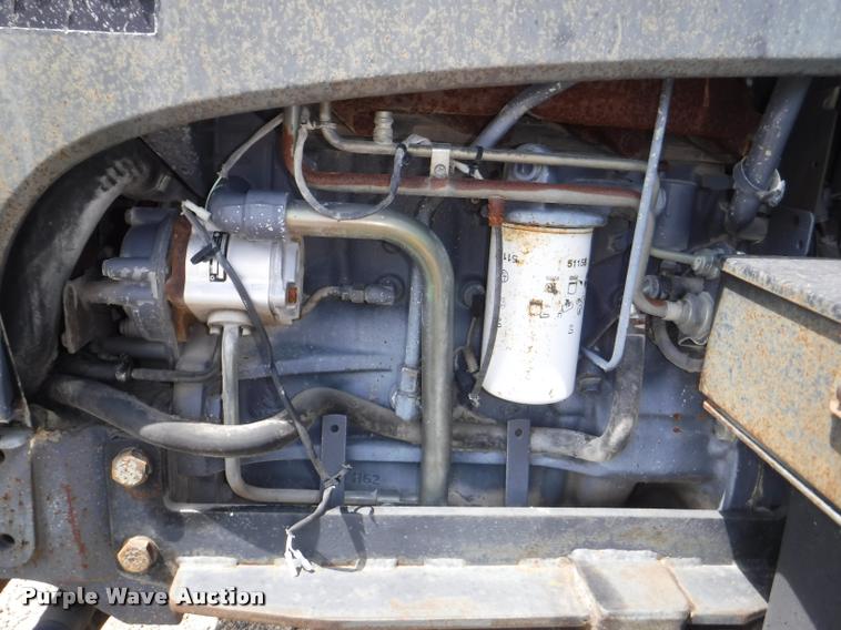 image for item K5899 2002 New Holland TS100 tractor