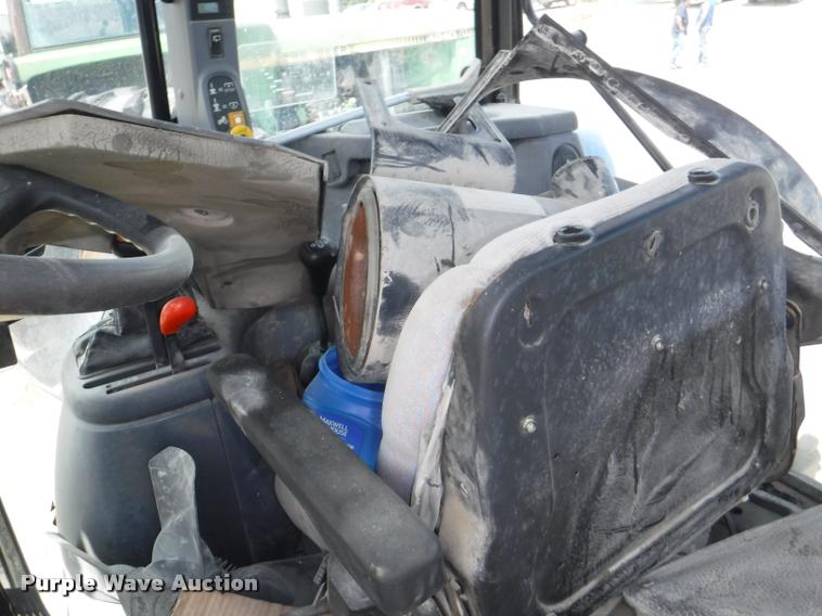 image for item K5899 2002 New Holland TS100 tractor