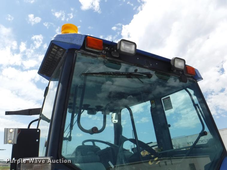 image for item K5899 2002 New Holland TS100 tractor