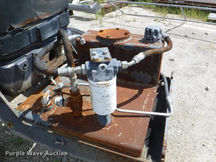 image for item K5899 2002 New Holland TS100 tractor