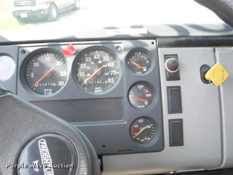 image for item K5902 1996 Freightliner FL70 C153042S fire truck