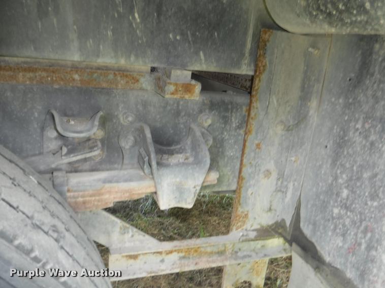 image for item K5902 1996 Freightliner FL70 C153042S fire truck