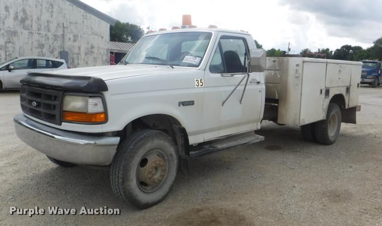 image for item K5906 1997 Ford F450 Super Duty XL utility truck