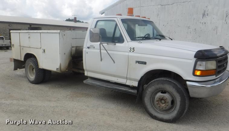image for item K5906 1997 Ford F450 Super Duty XL utility truck