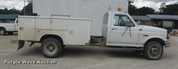 image for item K5906 1997 Ford F450 Super Duty XL utility truck