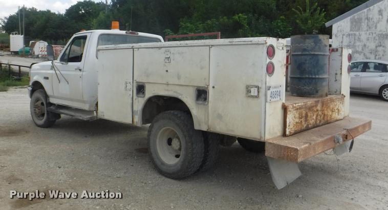 image for item K5906 1997 Ford F450 Super Duty XL utility truck