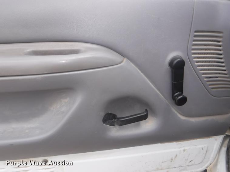 image for item K5906 1997 Ford F450 Super Duty XL utility truck