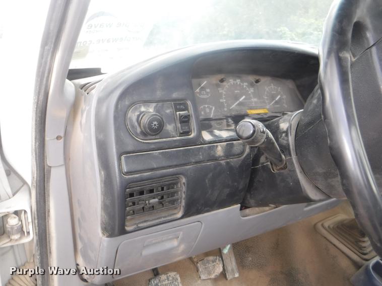 image for item K5906 1997 Ford F450 Super Duty XL utility truck