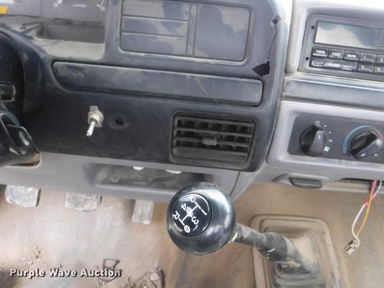 image for item K5906 1997 Ford F450 Super Duty XL utility truck