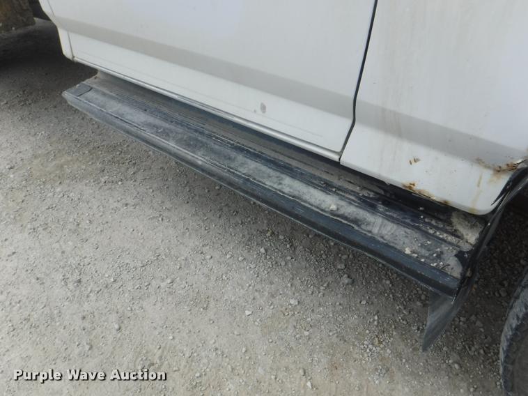 image for item K5906 1997 Ford F450 Super Duty XL utility truck